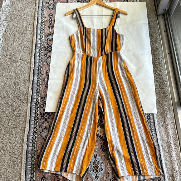New Look Pants - Contemporary Yellow Striped Wide Leg Cropped Jumpsuit Petite Size 6